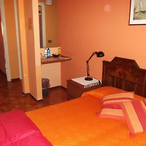 Orange House Alojamento de Acomodação e Pequeno-almoço